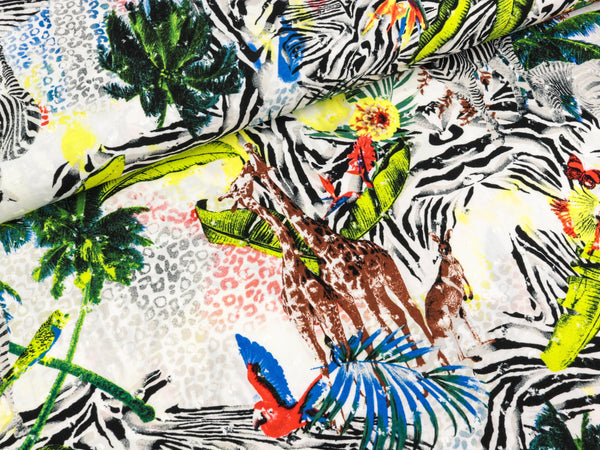 Reststück 39cm - Viskosestoff Dobby Print Tiere und Blätter bunt auf Weiß