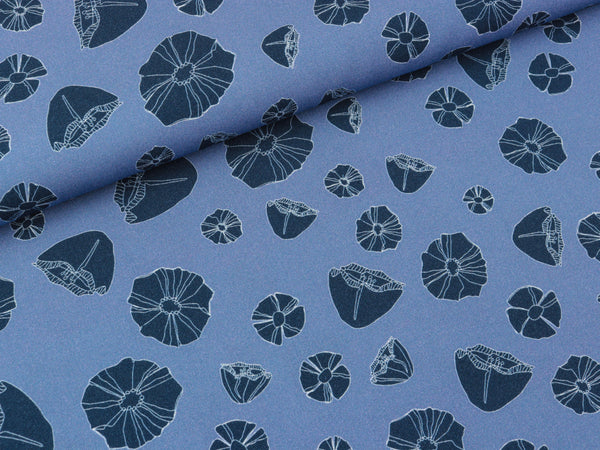 Viskosestoff Pur Blumen dunkelblau auf Rauchblau by Bienvenido Colorido