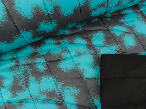 Reststück 35cm - Steppstoff Fleckmuster türkis-dunkelgrau wattiert Längssteppung