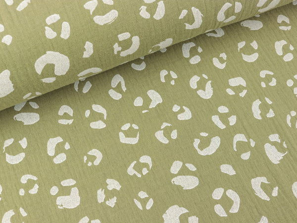 Baumwoll Double Gauze Panther weiß auf hellem Oliv