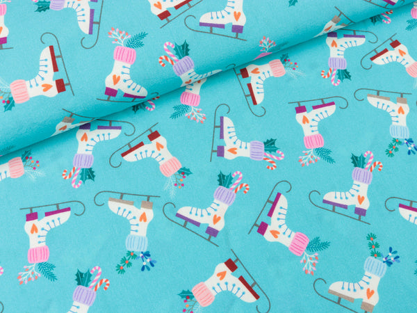 Hamburger Liebe Baumwoll Popeline Christmas 2024 On Ice Schlittschuhe bunt auf Türkis