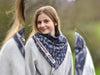 Reststück 42cm - Jacquard Jersey Cozy Zweige creme auf Tiefblau by Lycklig Design
