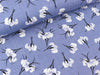 Gewebter Stretch Viskosestoff Blumen weiß auf Taubenblau
